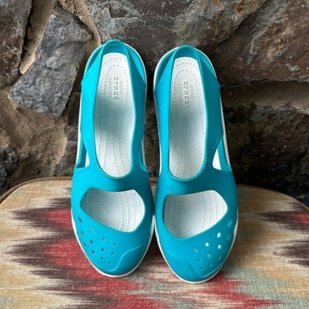 CROCS SWIFTWATER WAVE ELECTRIC BLUE SANDALS WATER SHOES SZ 7